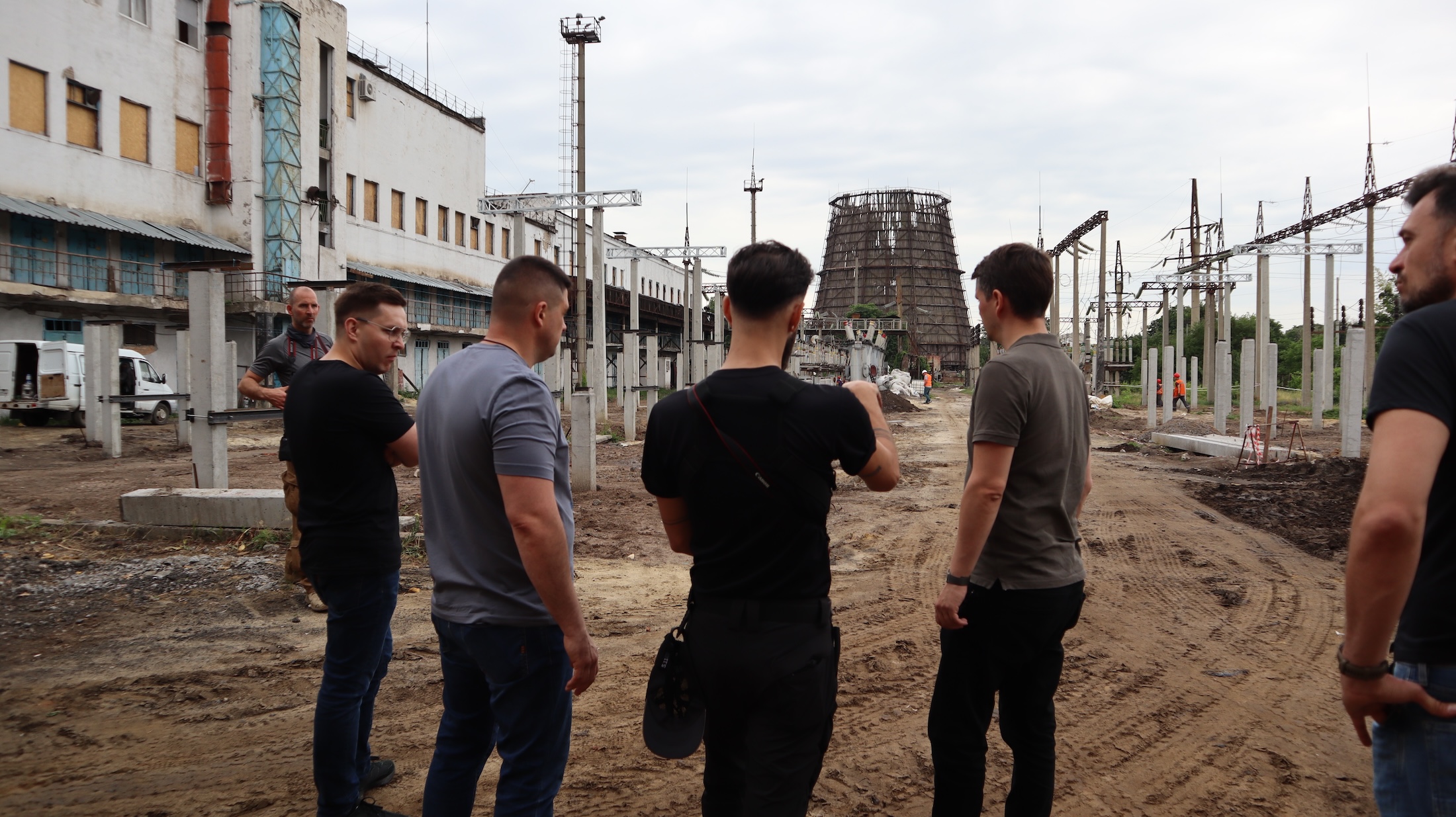 Diese mehrfach zerstörte Energieinfrastruktur in Charkiw beweist den Krieg Russlands gegen die ukrainische Zivilbevölkerung.